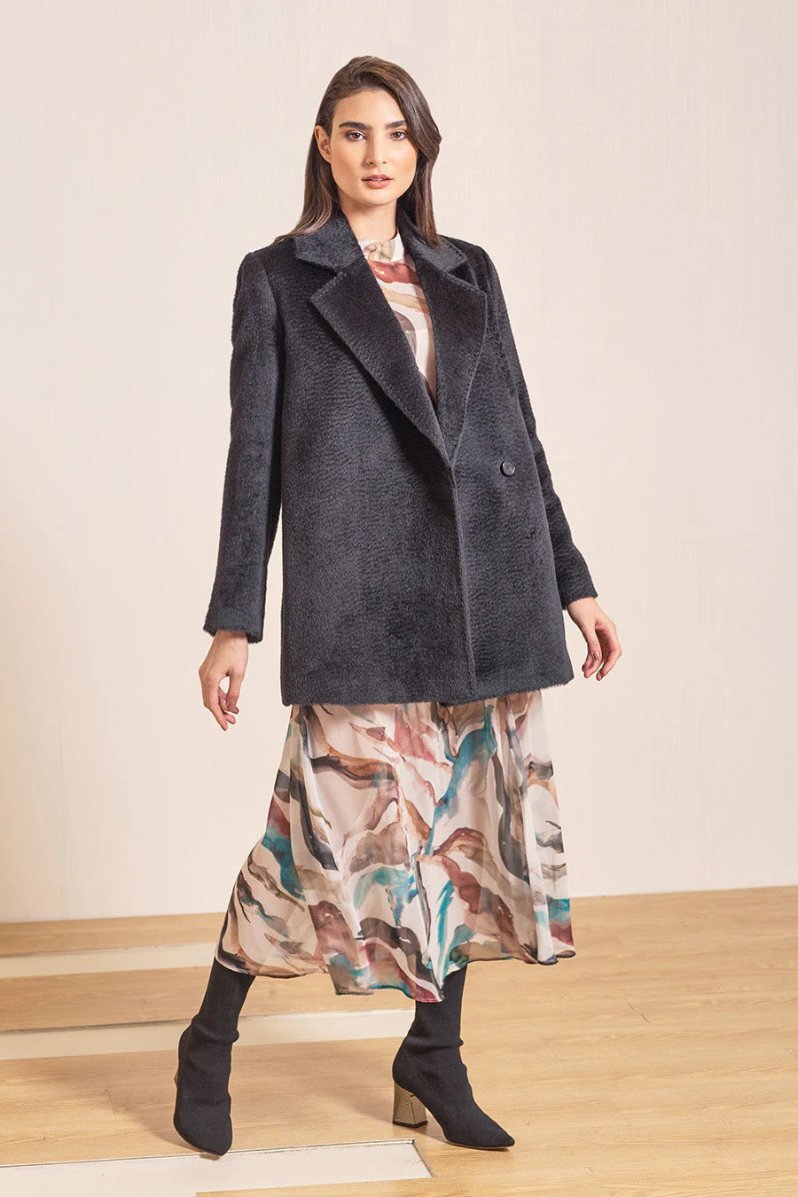 Vane Coat Baby Alpaca Suri Color Black - Image 3