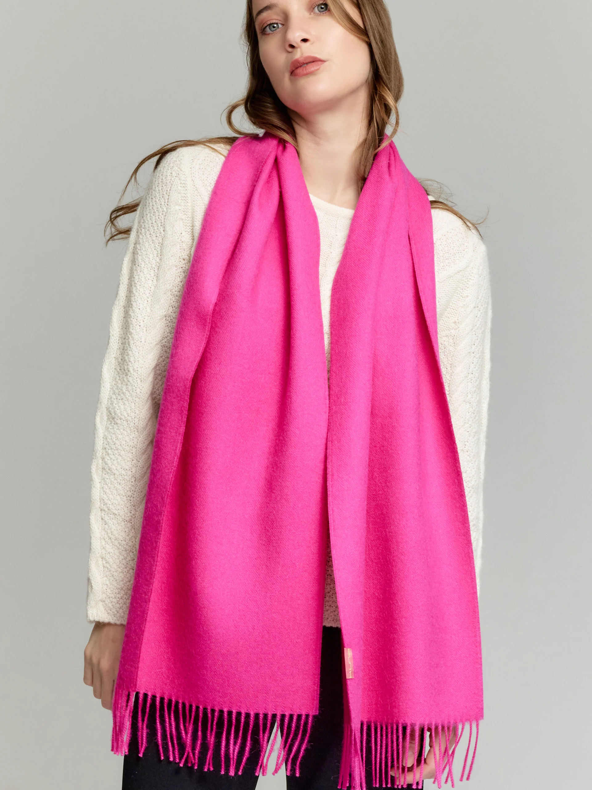 Adrian Scarf Baby Alpaca Color Fuchsia - Image 3