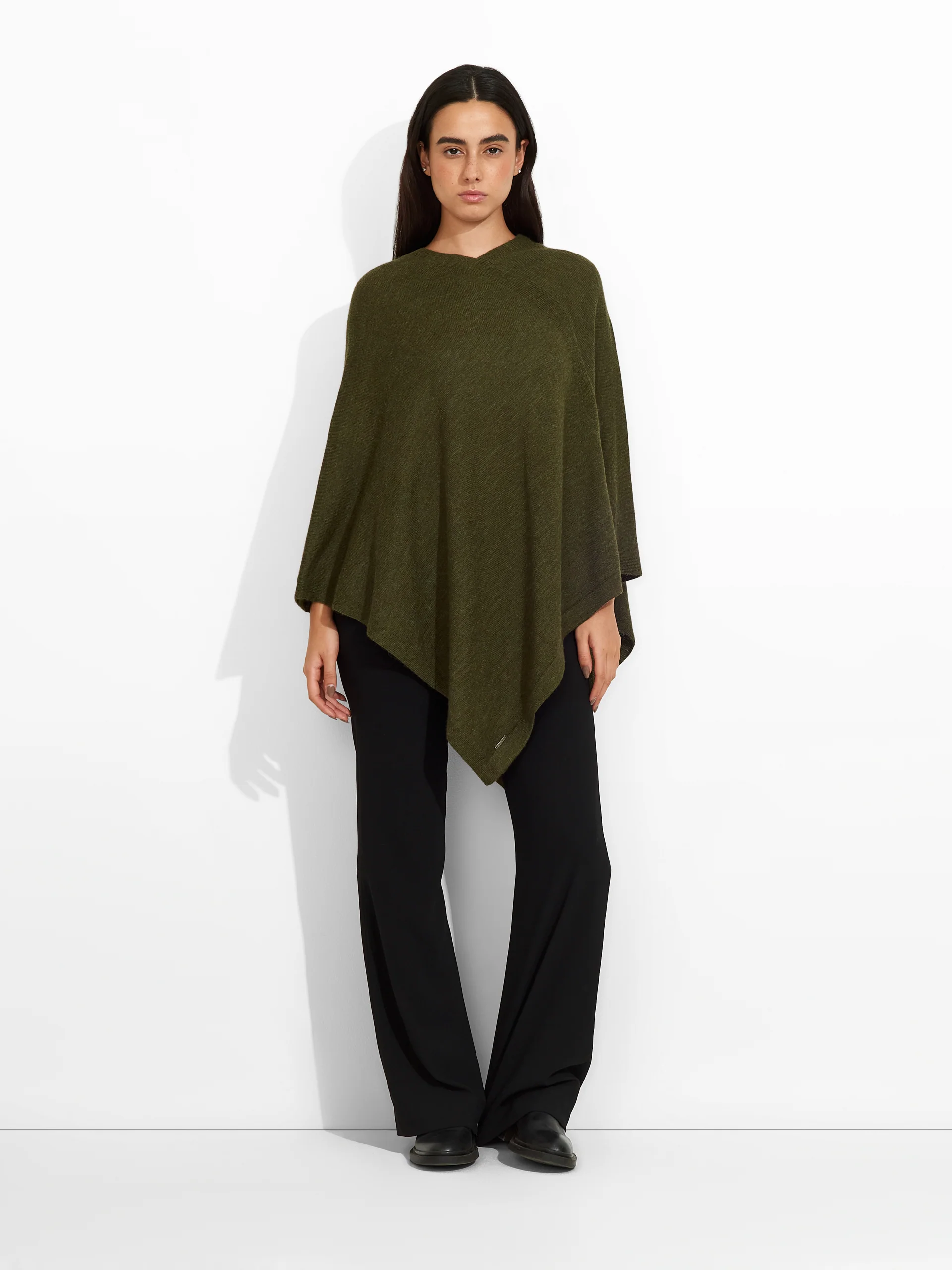 Almendra Poncho Baby Alpaca Color Green - Image 4