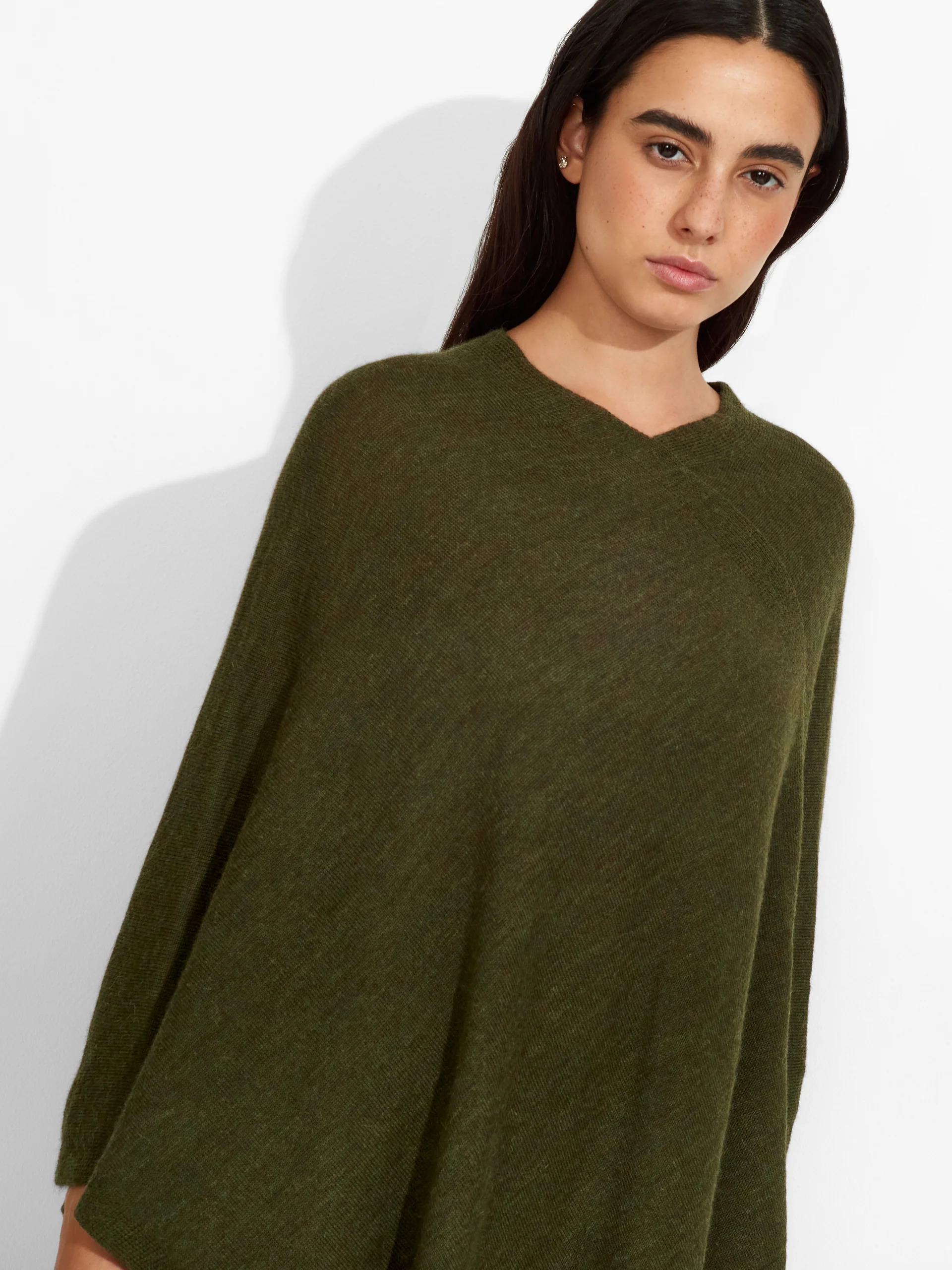 Almendra Poncho Baby Alpaca Color Green - Image 5