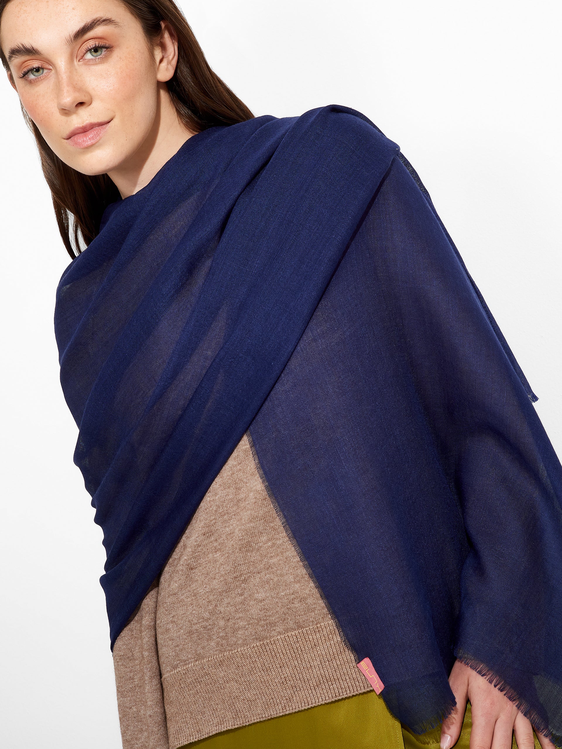 Alondra Shawl Baby Alpaca Color Navy Blue - Image 3