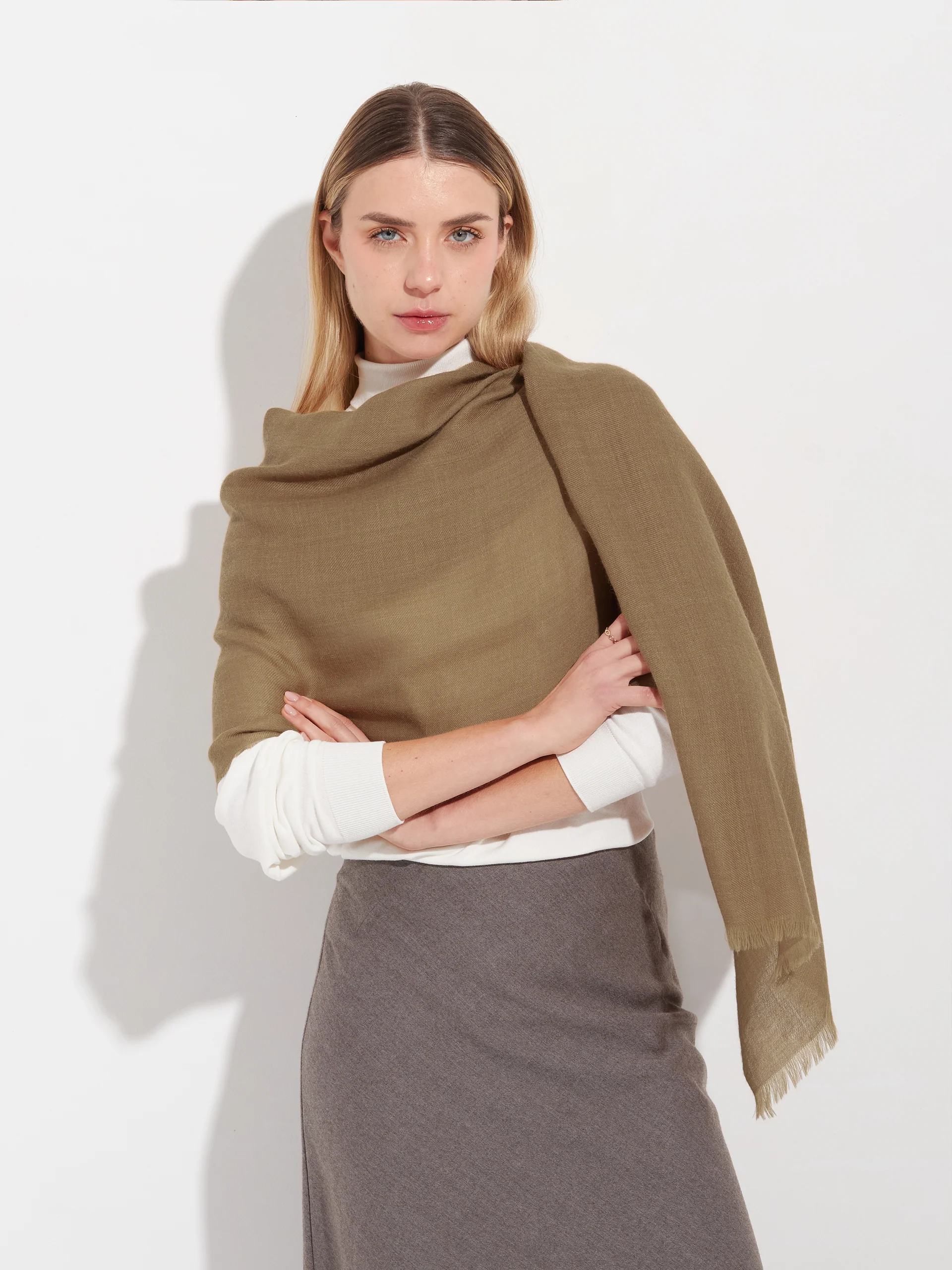 Alondra Shawl Baby Alpaca Color Camel - Image 3