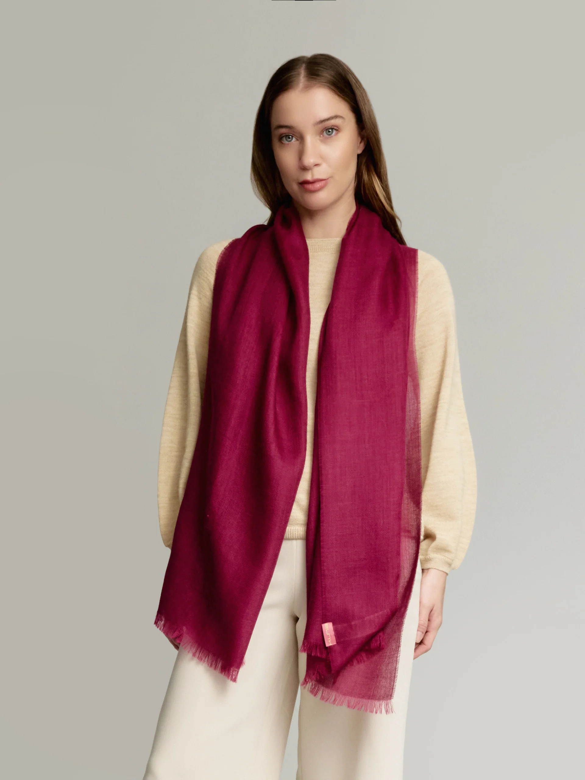 Amareto Shawl Baby Alpaca Color Cherry
