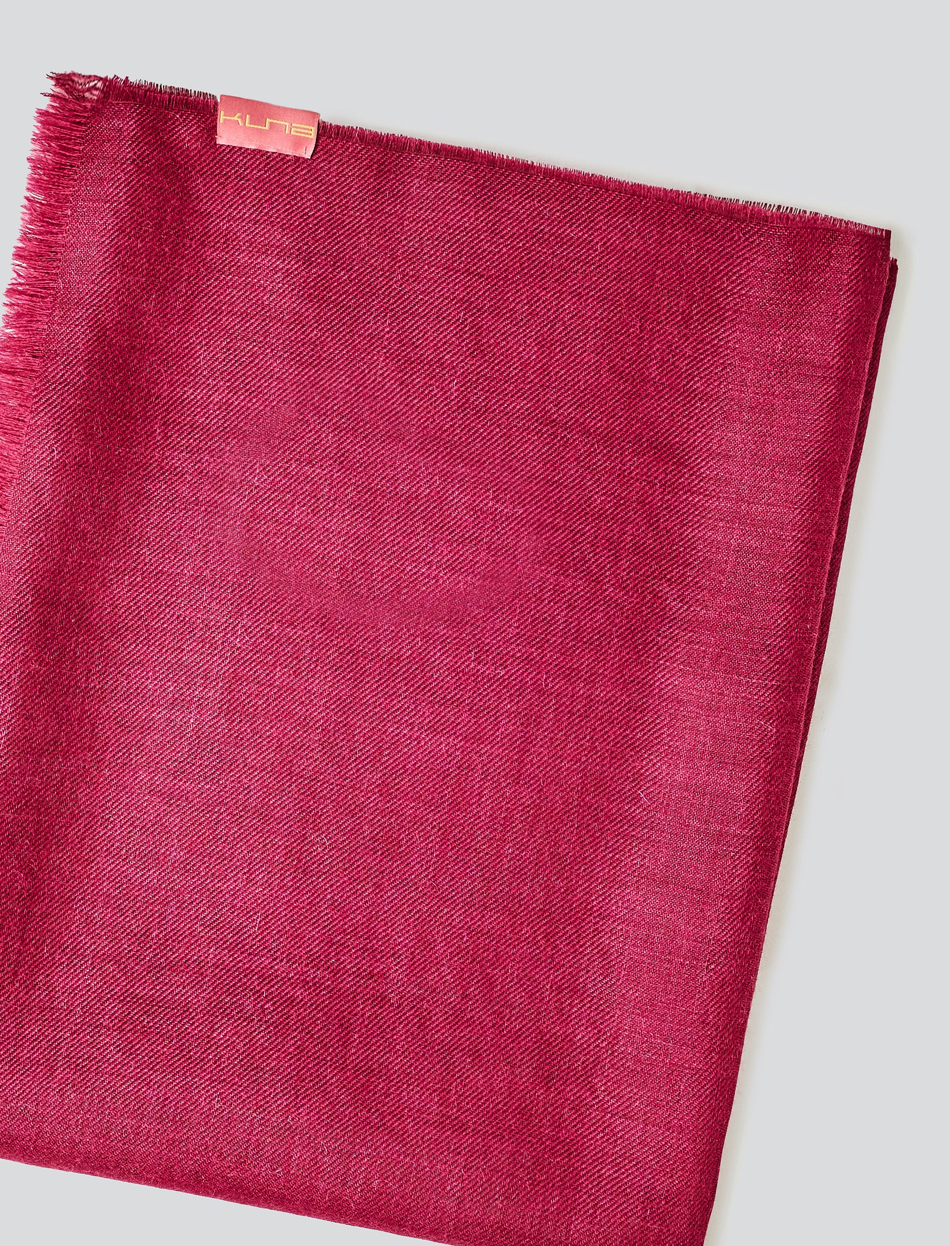 Amareto Shawl Baby Alpaca Color Cherry - Image 4