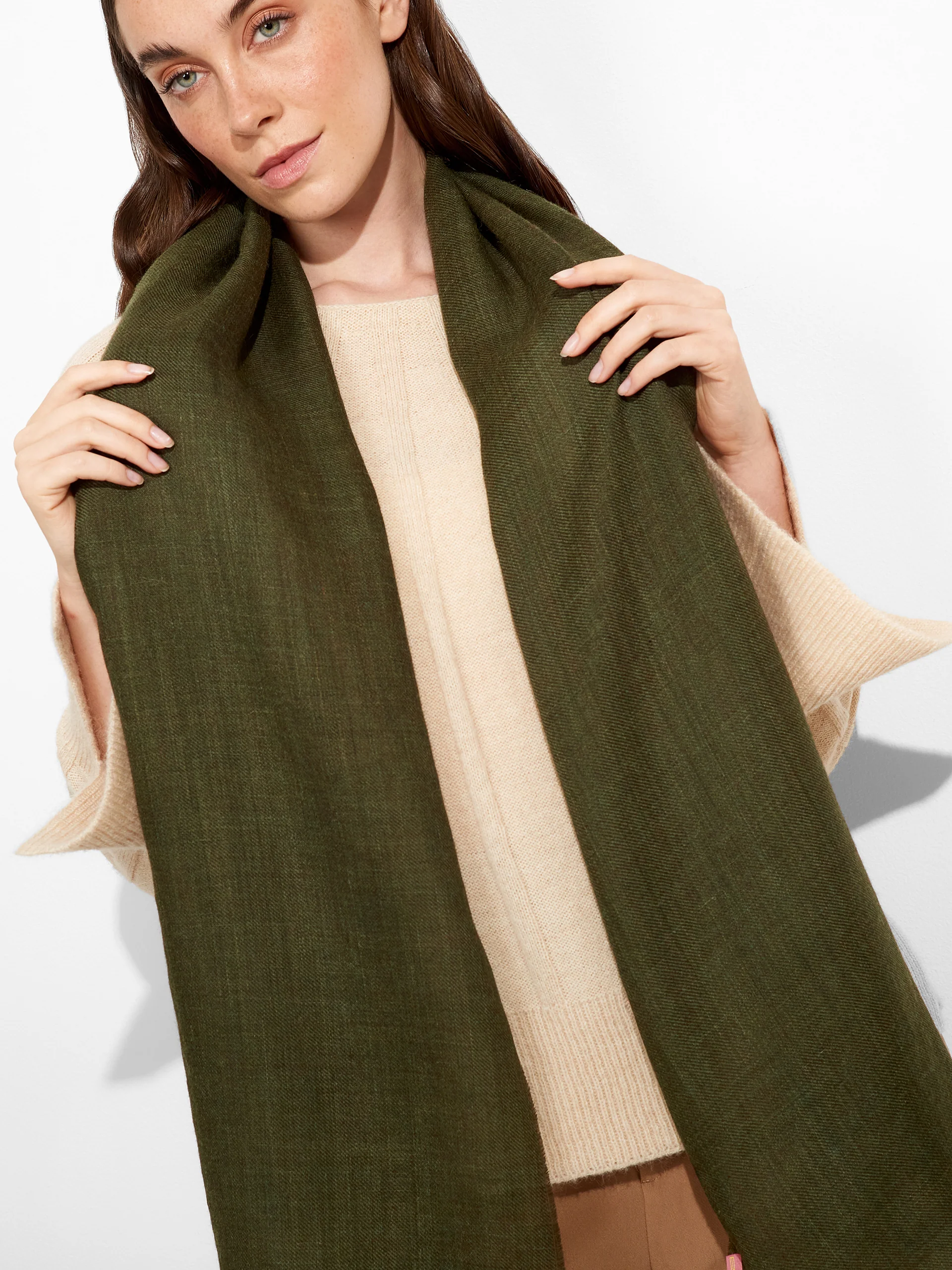 Amareto Shawl Baby Alpaca Color Green - Image 3