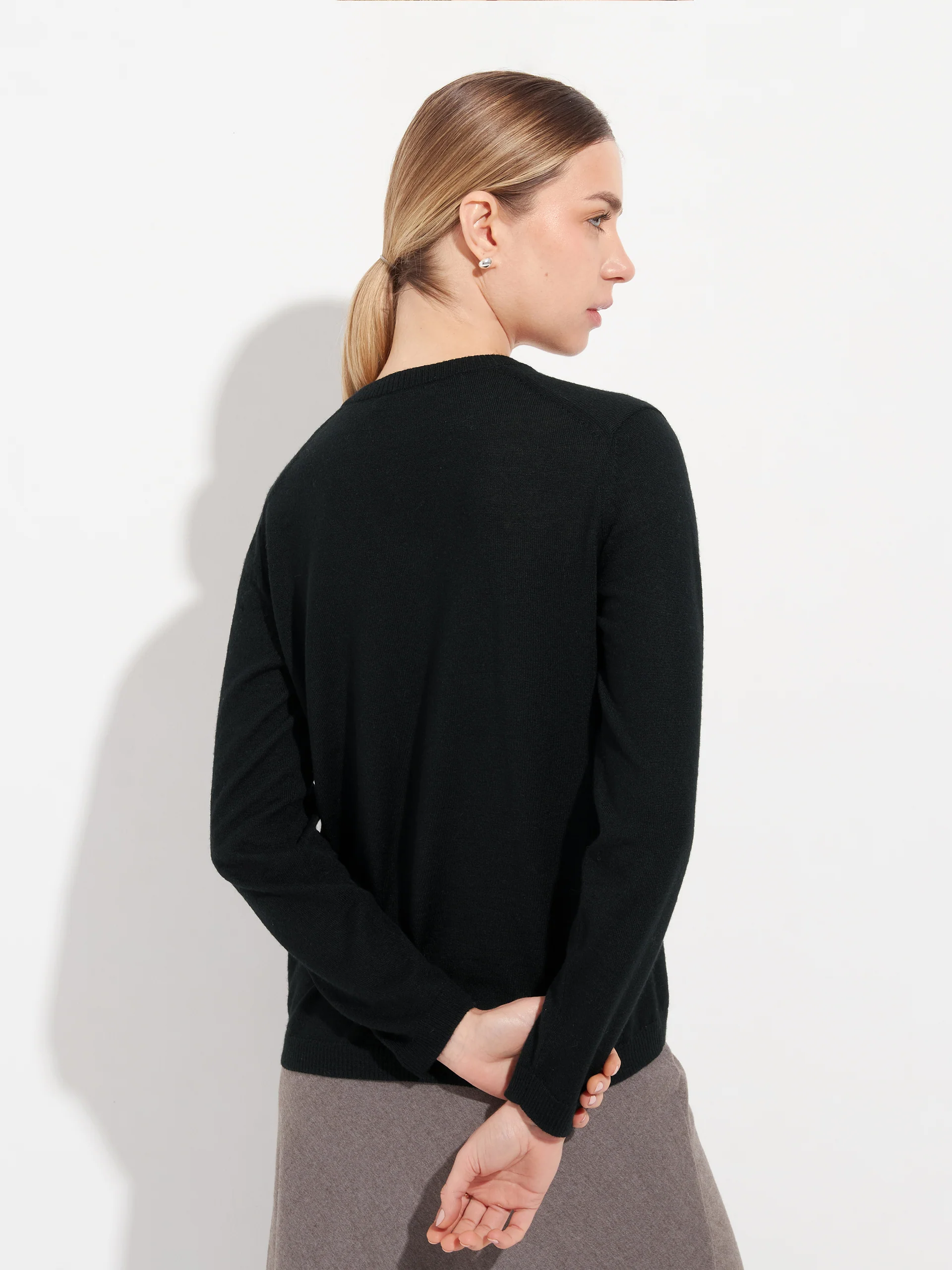 Anya Sweater Baby Alpaca Color Black - Image 3