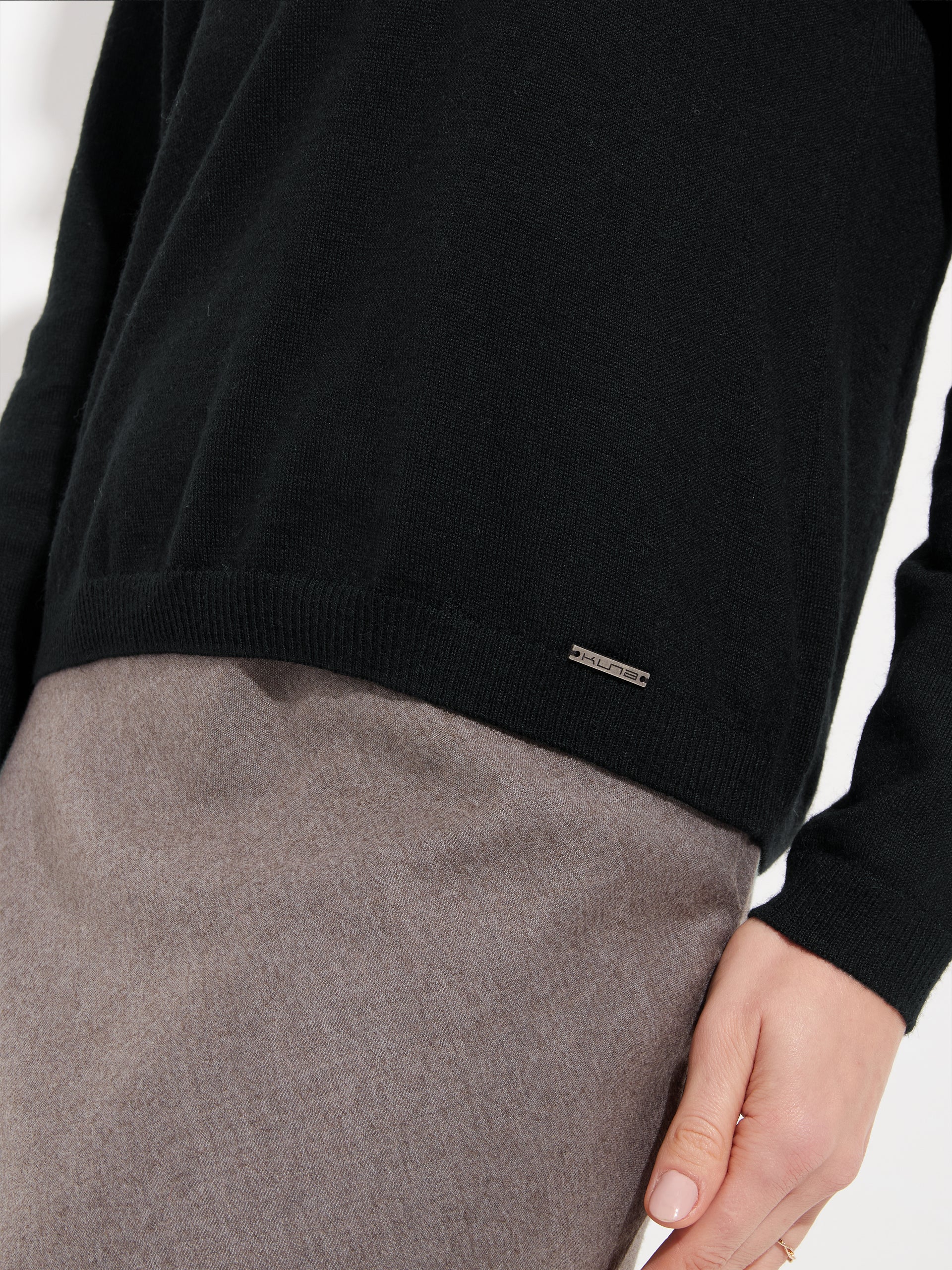 Anya Sweater Baby Alpaca Color Black - Image 5