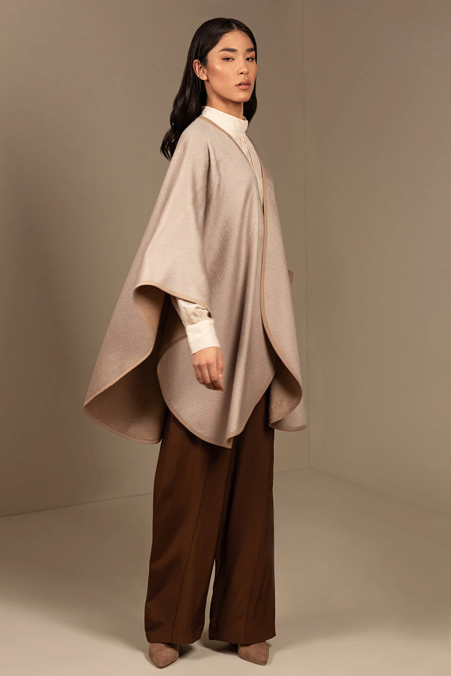 Bambi Cape Baby Alpaca Suri Color Beige & Ecru - Image 7