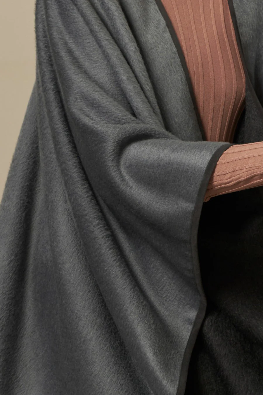 Bambi Cape Baby Alpaca Suri Color Black - Image 7