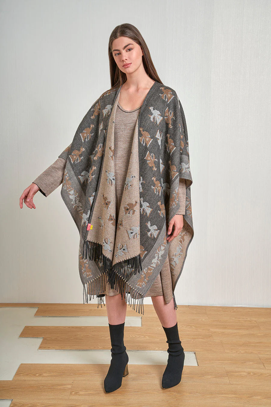 Nazca - 42 Cape Baby Alpaca Color Grey - Image 2