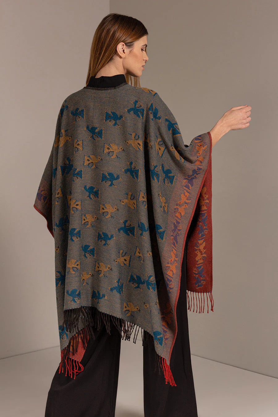 Nazca - 42 Cape Baby Alpaca Color Black - Image 6
