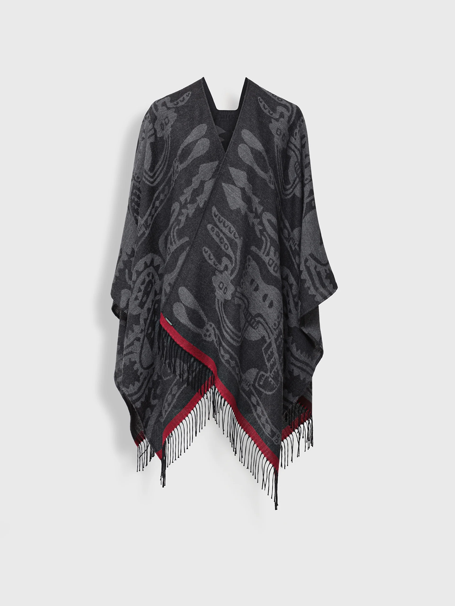 Nazca - 45 Cape Royal Alpaca Color Black