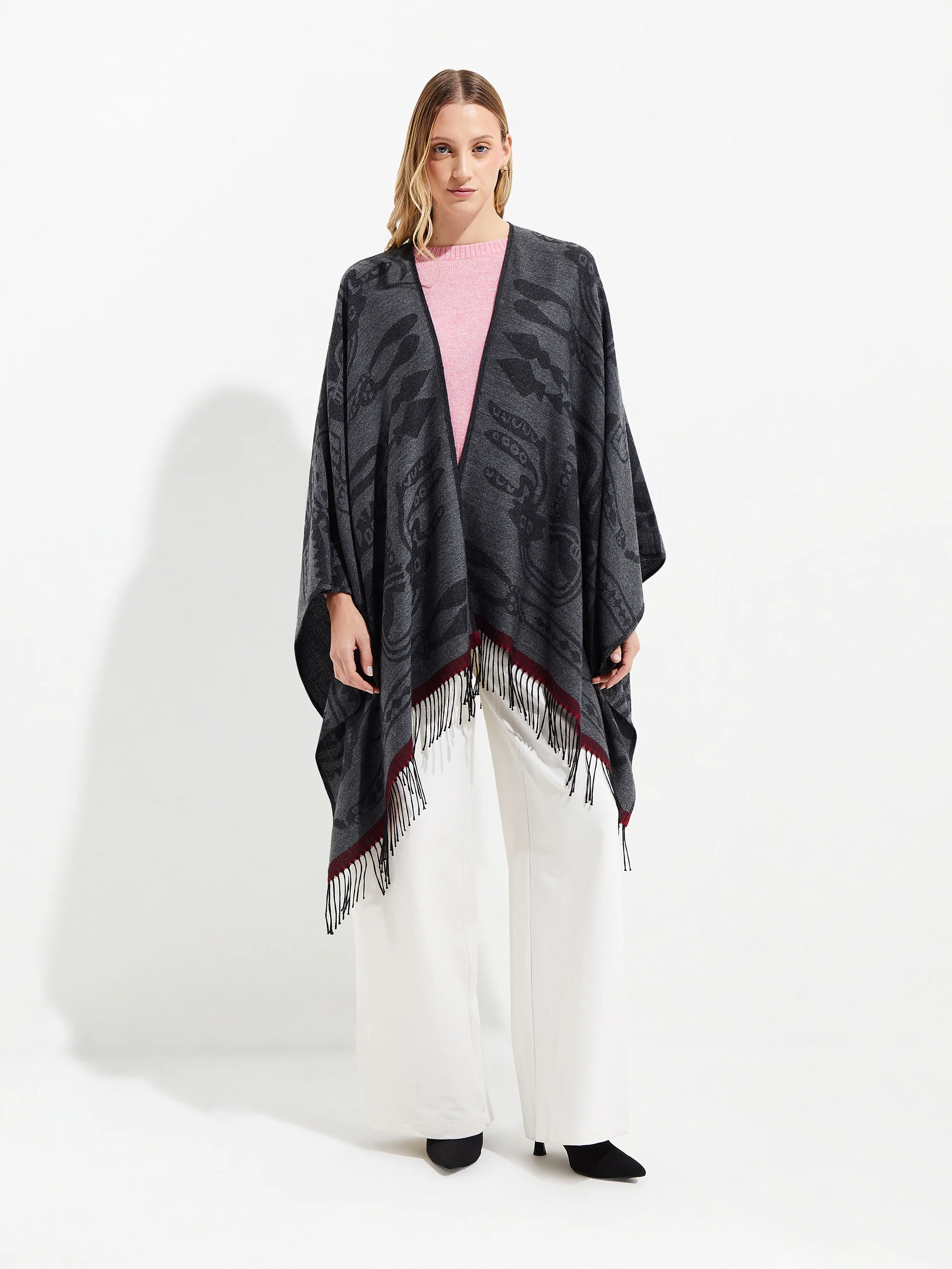 Nazca - 45 Cape Royal Alpaca Color Black - Image 10