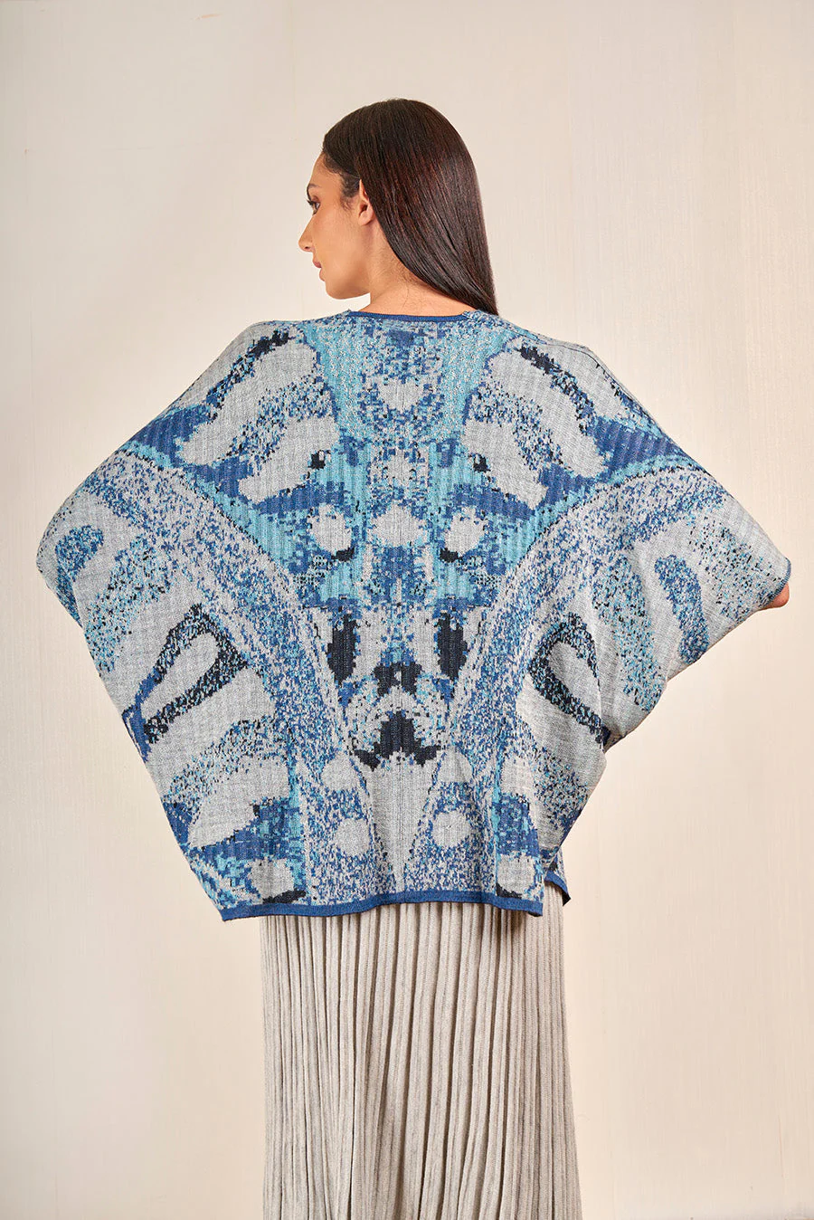 Verona Cape Baby Alpaca Color Black - Image 6