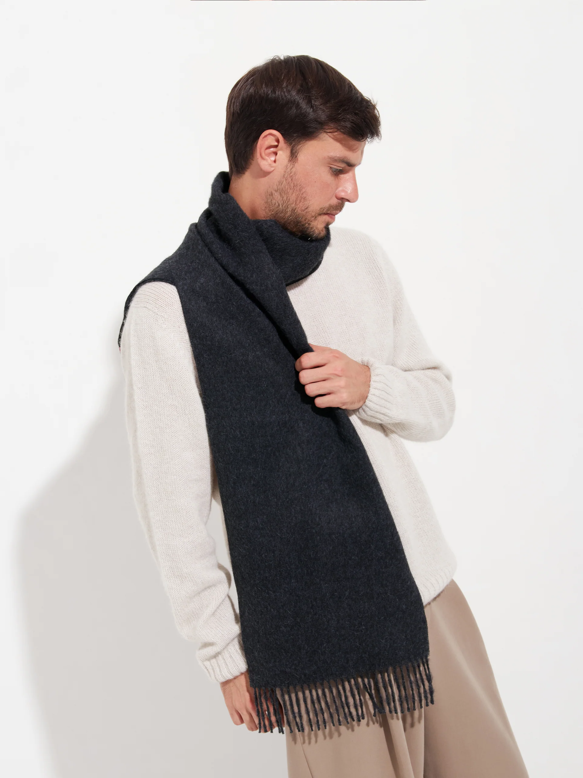 Adrian Scarf Baby Alpaca Color Anthracite - Image 5