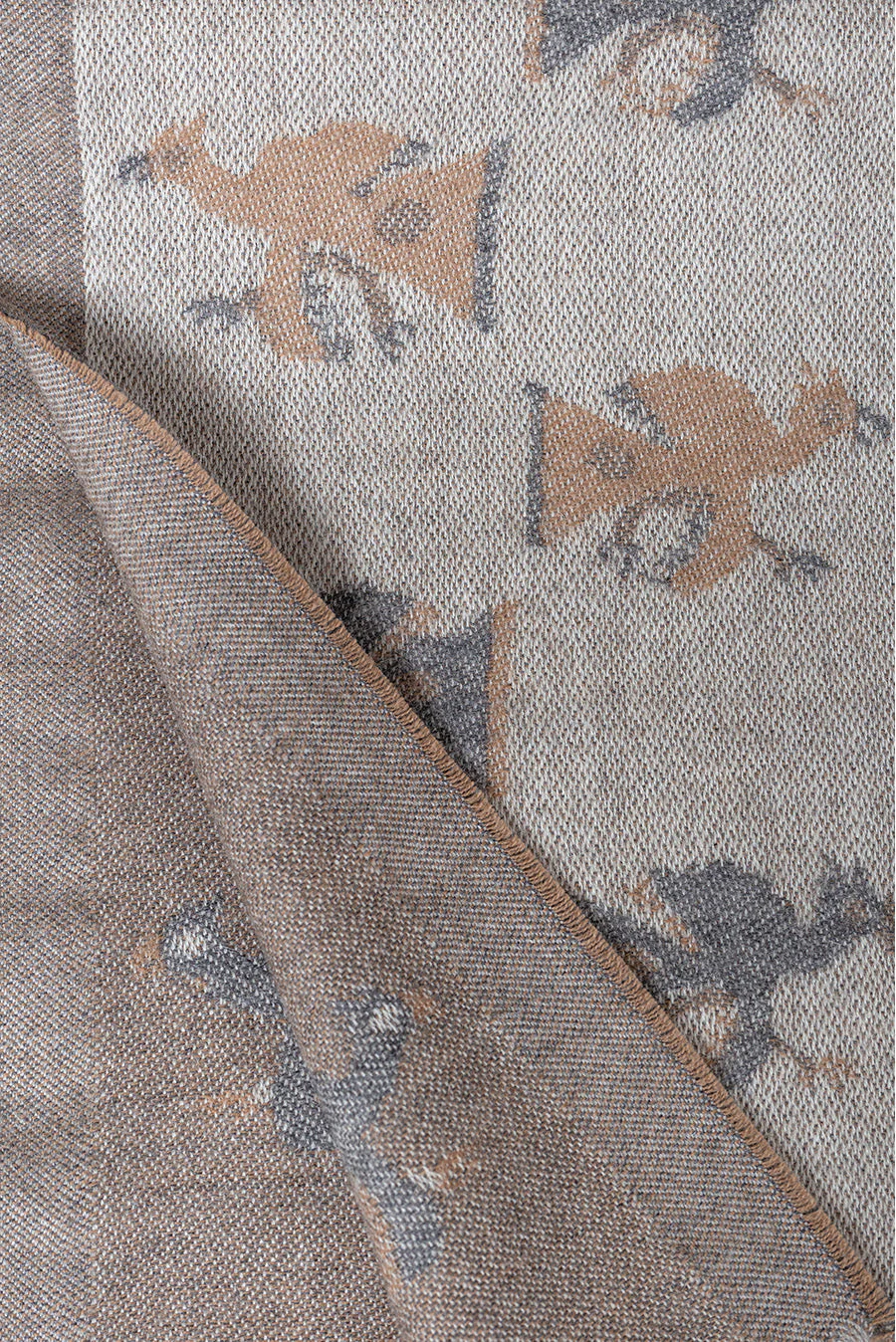 Nazca - 19 Scarf Baby Alpaca Color Ecru - Image 6