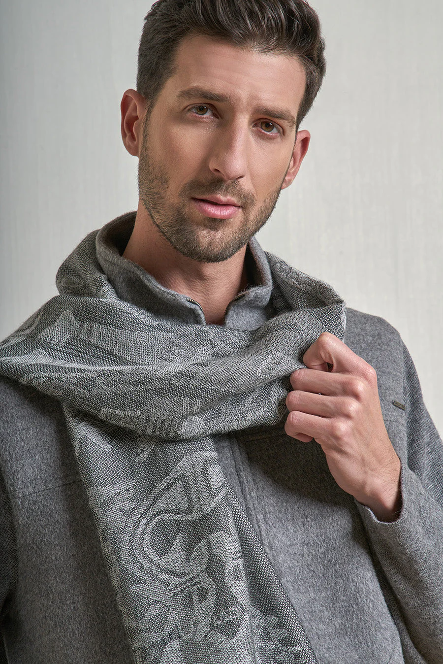 Nazca - 38 Scarf Baby Alpaca Color Grey Oscuro - Image 3