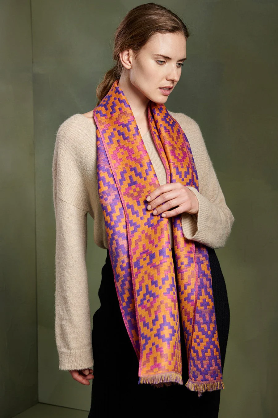 Tassir Scarf Baby Alpaca Color Morado - Image 2