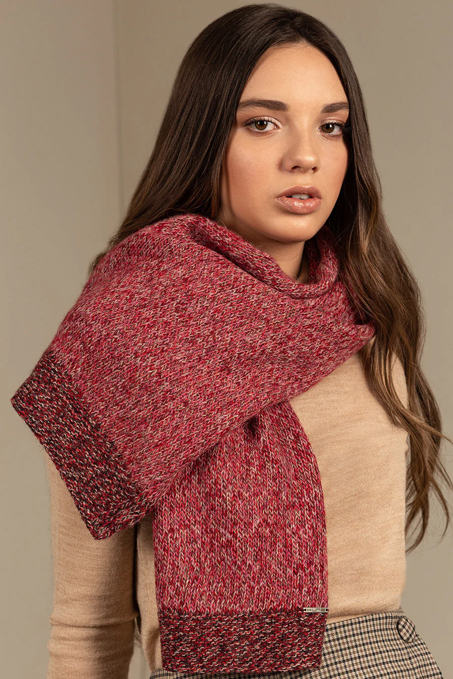 Undo Scarf Baby Alpaca Color Pinot & Rosered - Image 3
