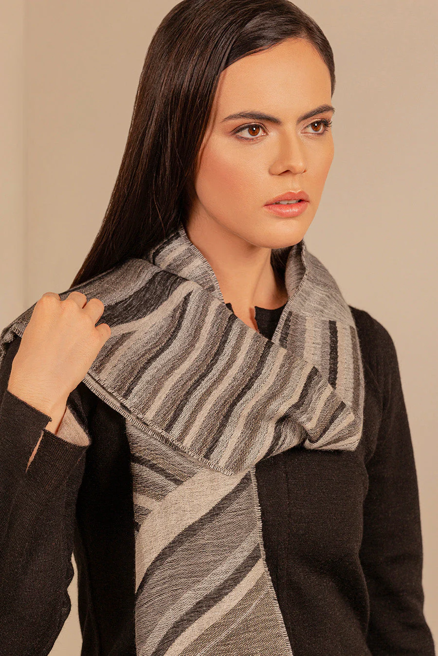 Unrese Scarf Baby Alpaca Color Grey - Image 3