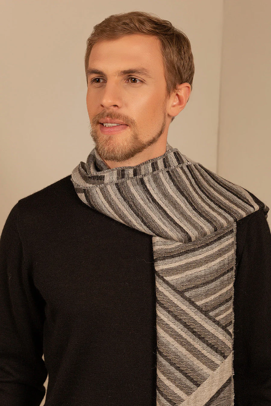 Unrese Scarf Baby Alpaca Color Grey - Image 5