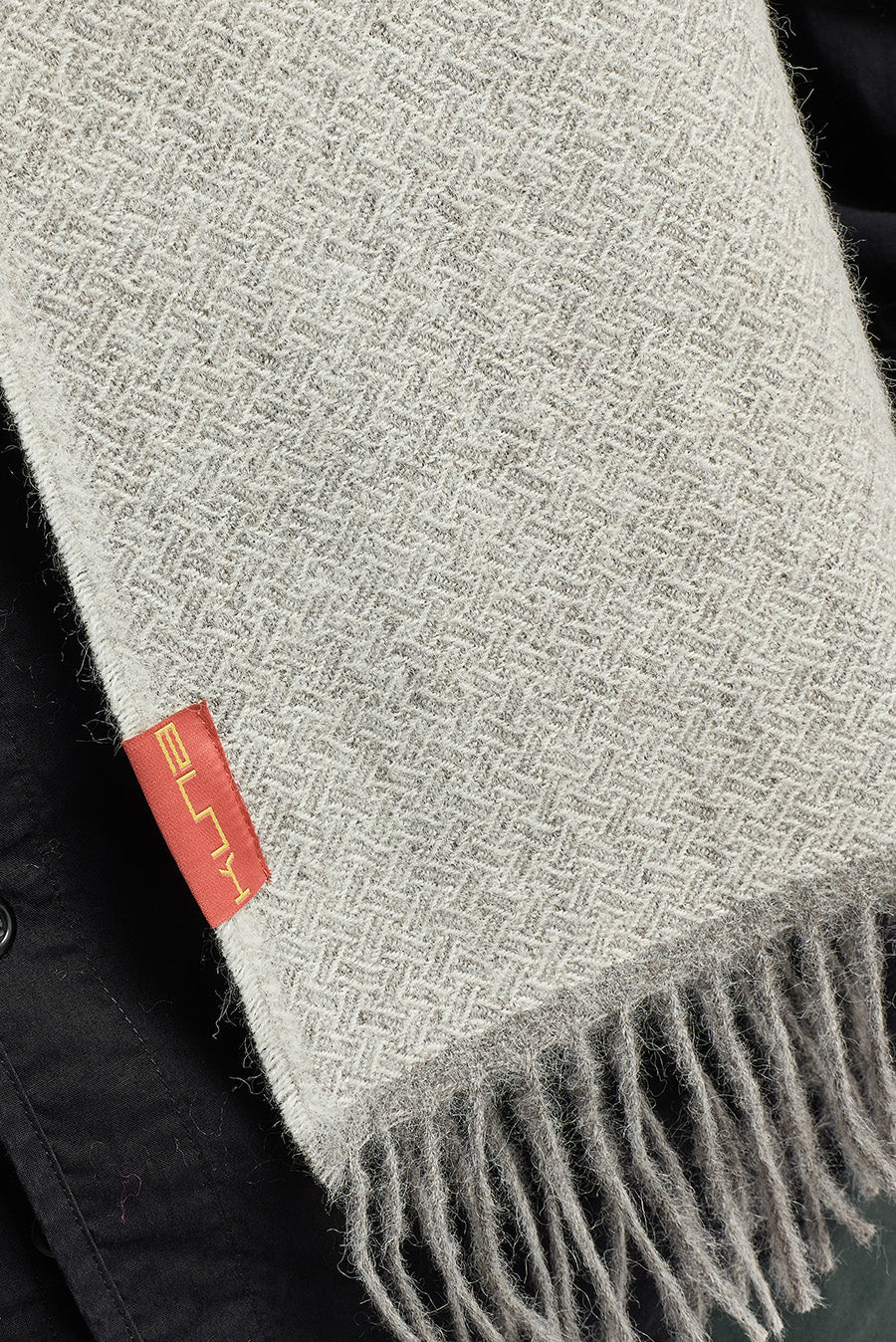Walakiri Scarf Baby Alpaca Color Grey - Image 5