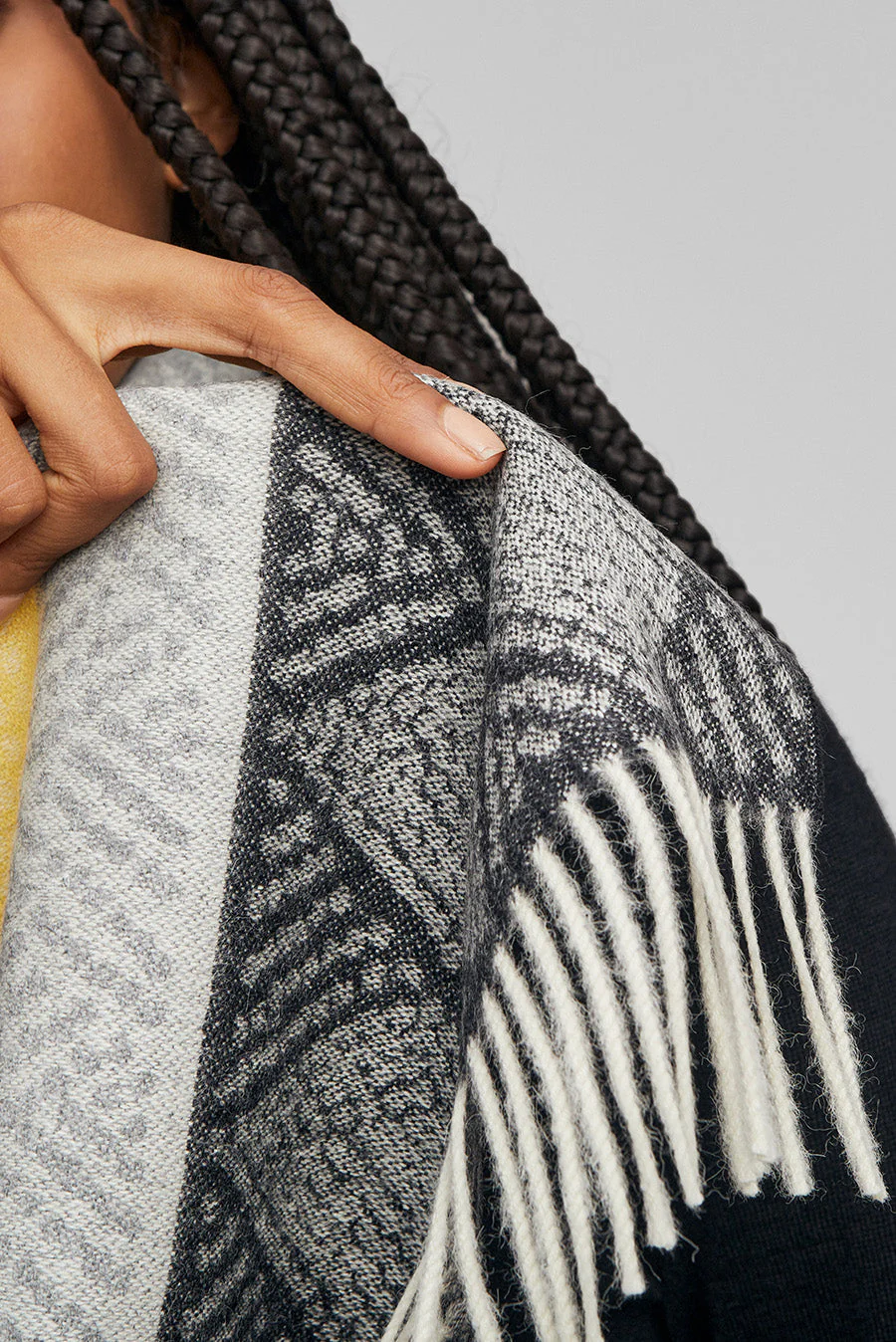 Walid Scarf Baby Alpaca Color Grey & Amarillo - Image 3