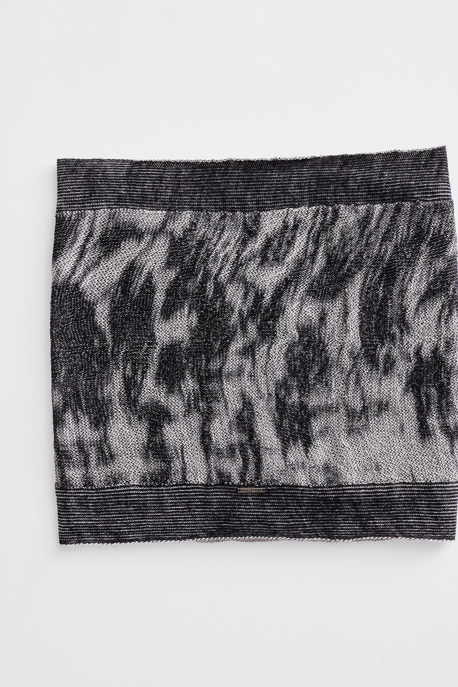 Wednesday Infinito Scarf Baby Alpaca Color B&W - Image 2