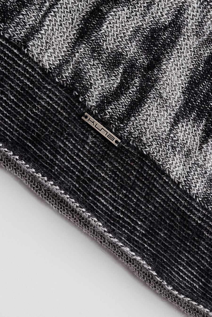 Wednesday Infinito Scarf Baby Alpaca Color B&W - Image 6
