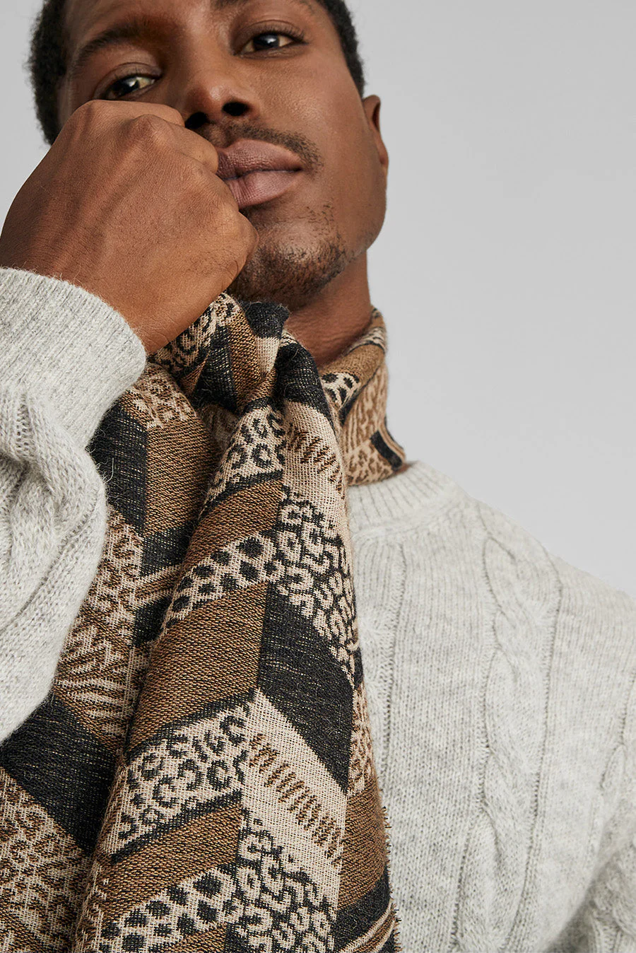 Wildlife Scarf Baby Alpaca Color Black & Beige - Image 5