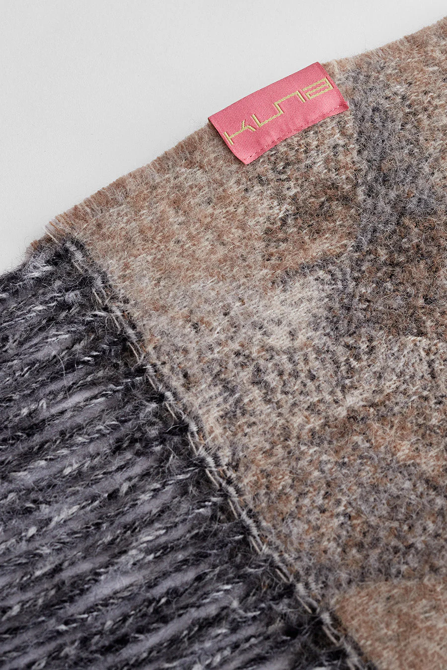 Willing Scarf Baby Alpaca Color Neutral - Image 6
