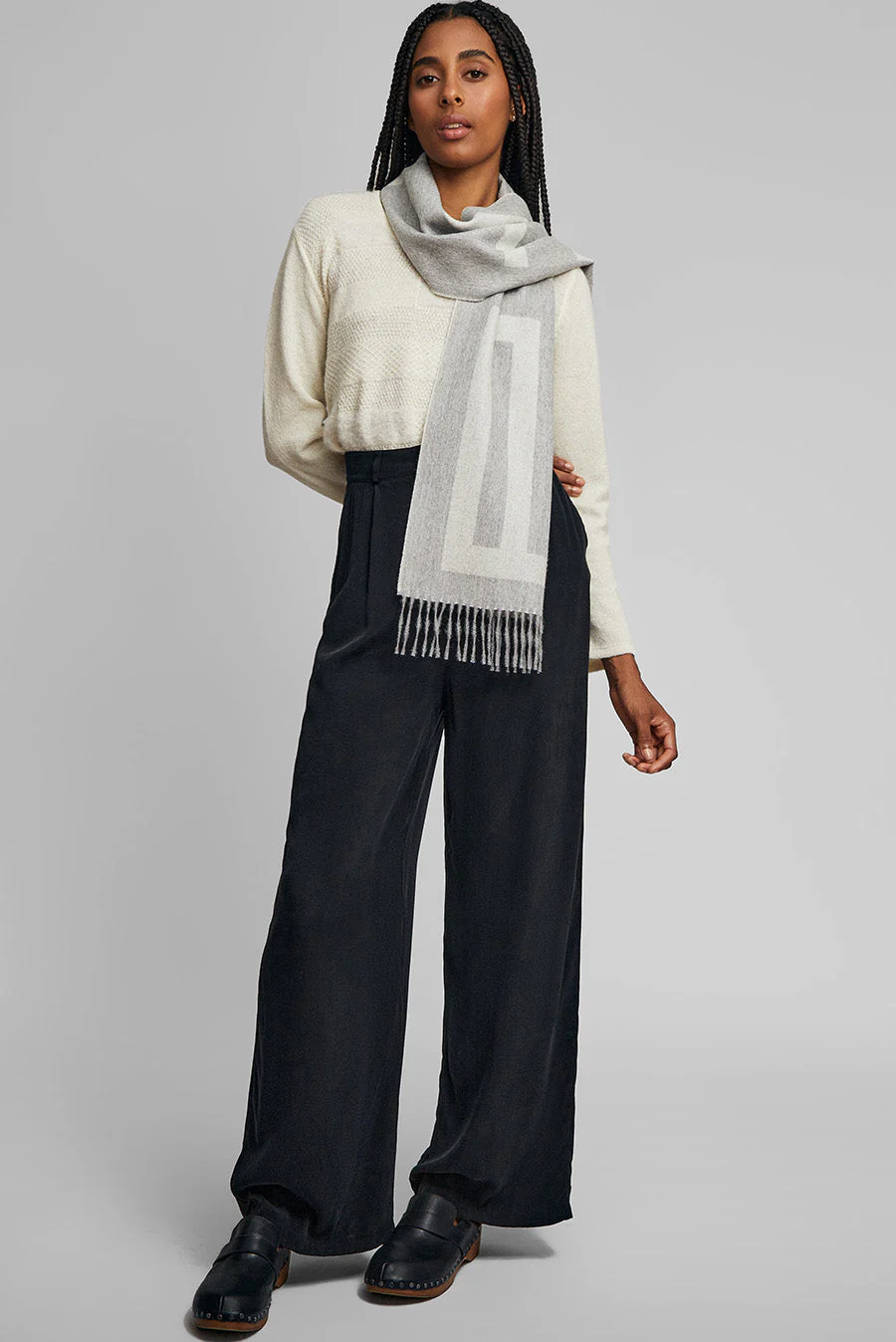 Winnipeg Scarf Baby Alpaca Color Grey