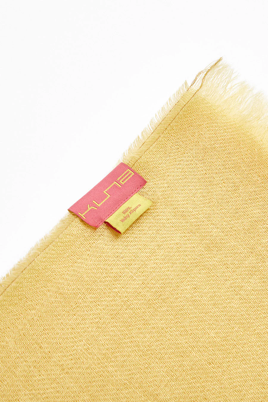 Amareto Shawl Baby Alpaca Color Amarillo Mantequilla - Image 6