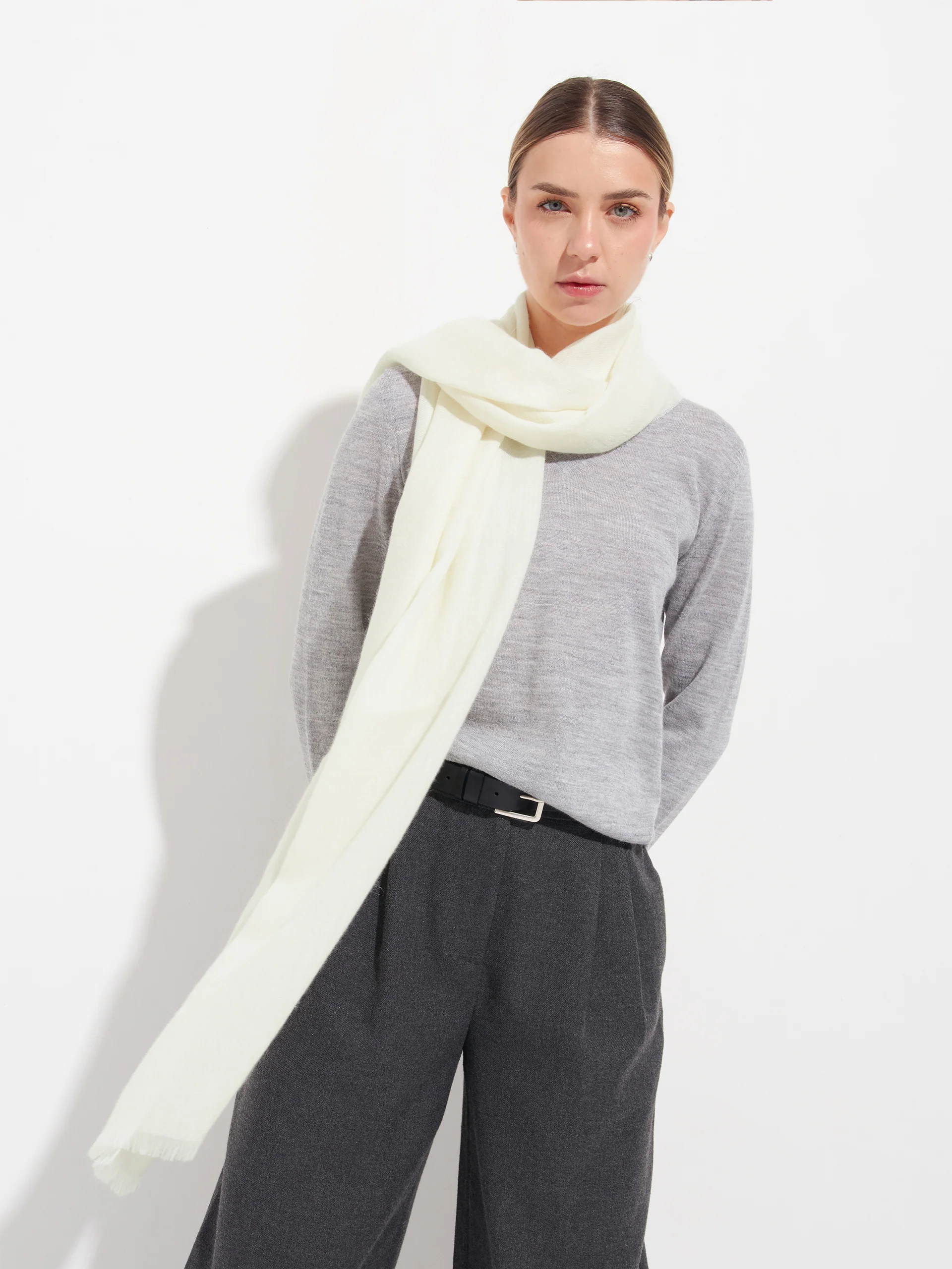 Amareto Shawl Baby Alpaca Color Ecru