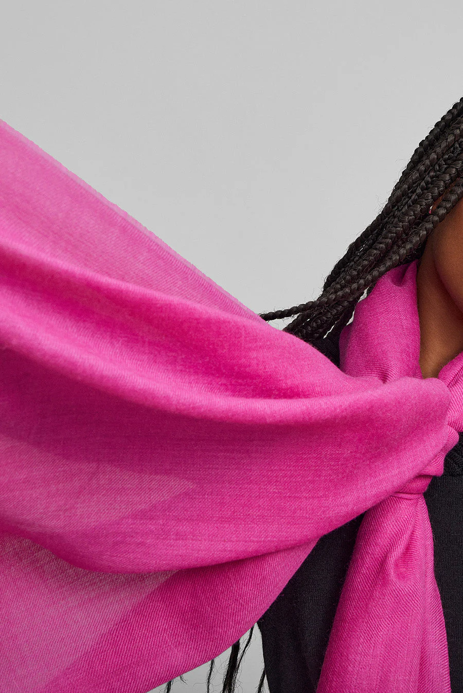 Amareto Shawl Baby Alpaca Color Fucsia - Image 3