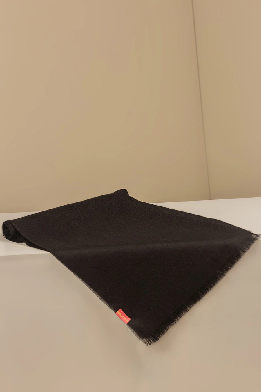 Amareto Shawl Baby Alpaca Color Black - Image 2