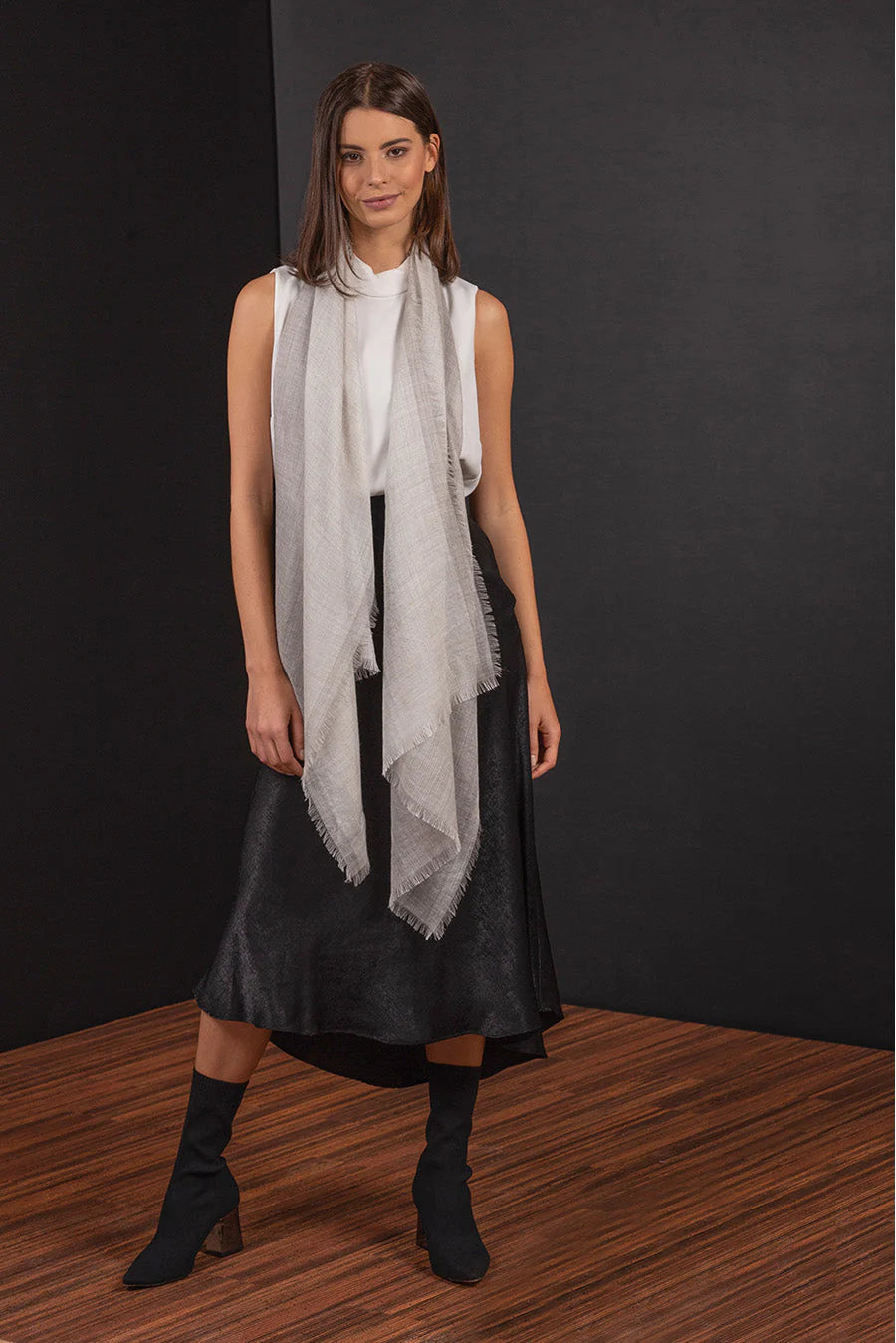 Balthazar Shawl Royal Alpaca & Silk Color Grey