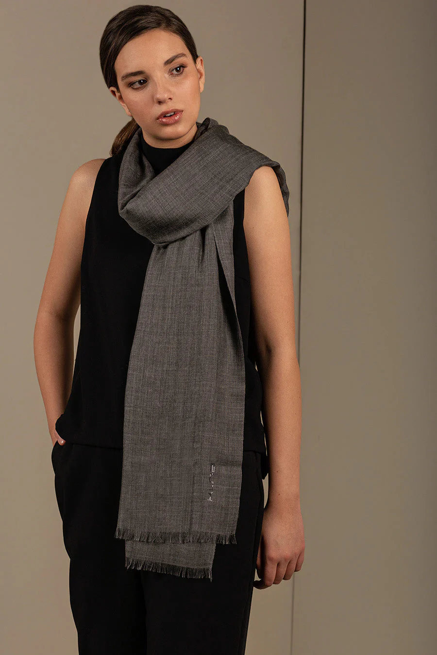 Bari Shawl Royal Alpaca & Silk Color Grey - Image 2