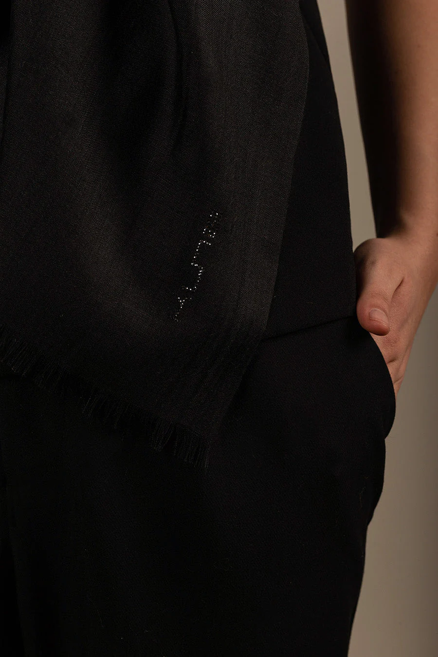 Bari Shawl Royal Alpaca & Silk Color Black
