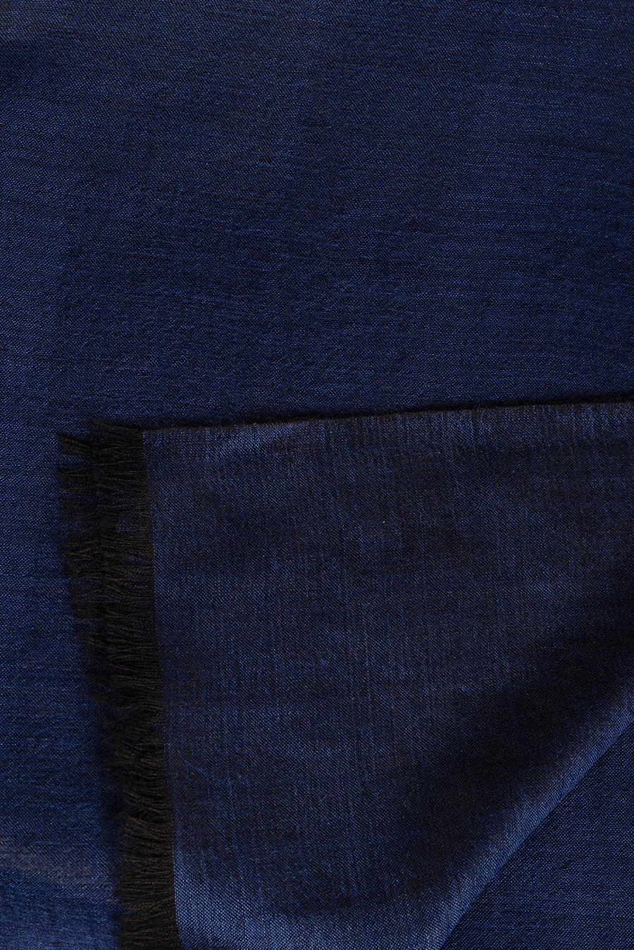 Bilbao Shawl Royal Alpaca & Silk Color Blue - Image 4