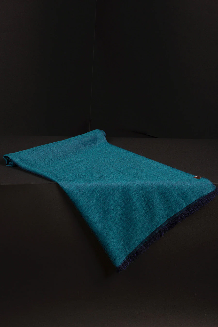 Bilbao Shawl Royal Alpaca & Silk Color Petroleo - Image 2