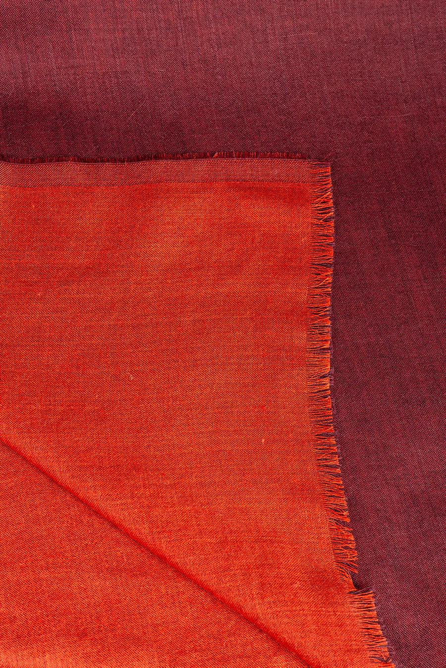 Boston Shawl Royal Alpaca & Silk Color Guinda & Naranja - Image 4