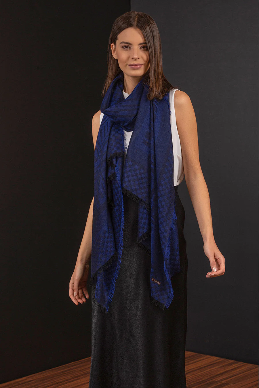 Bruselas Shawl Royal Alpaca & Silk Color Blue