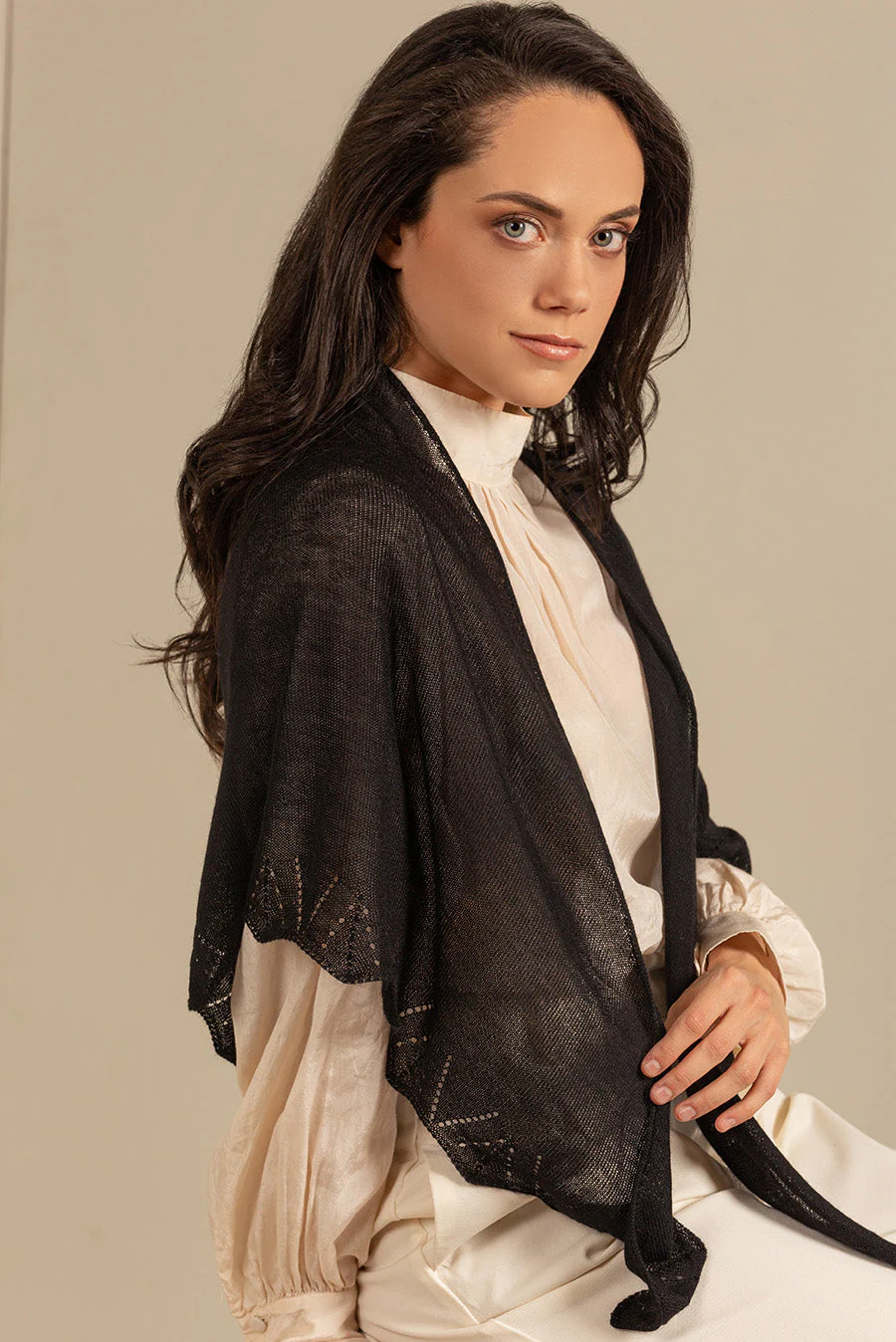 Buganvilla Shawl Alpaca 16 Color Black - Image 2