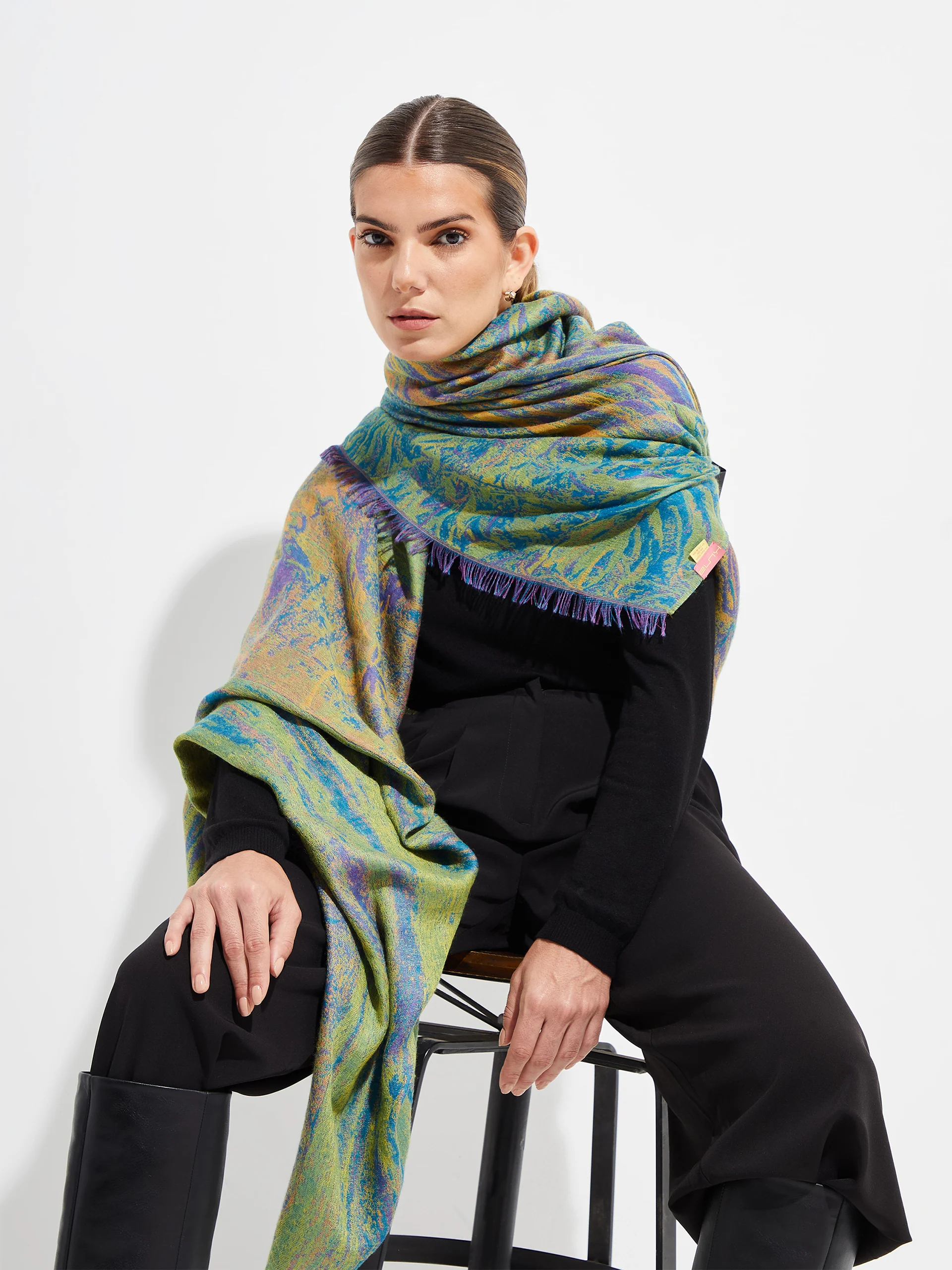 Eucalipto Arcoíris - Nueva Guinea Shawl Royal Alpaca & Silk Color Multicolor
