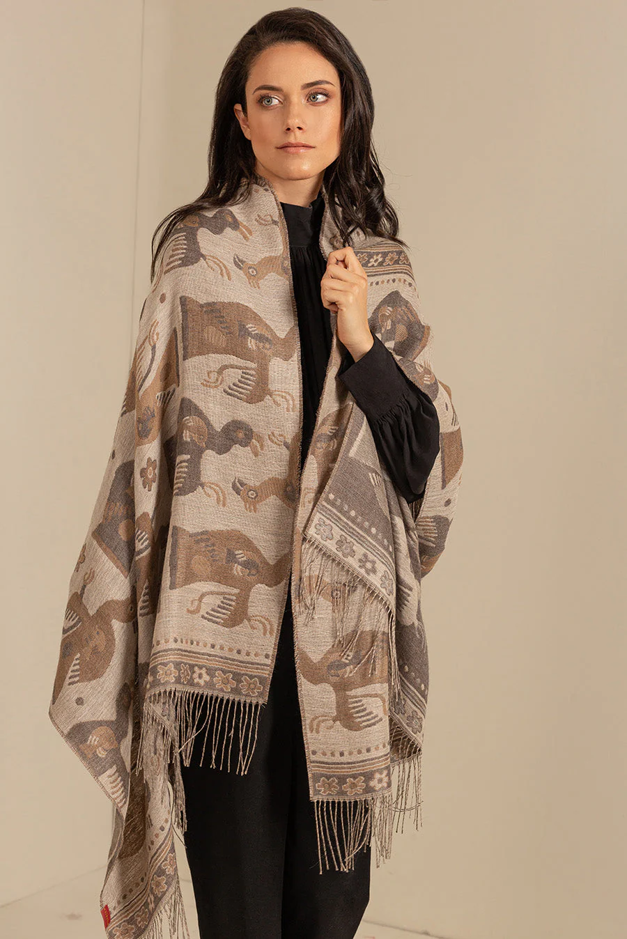 Nazca - 13 Shawl Baby Alpaca Color Grey - Image 4