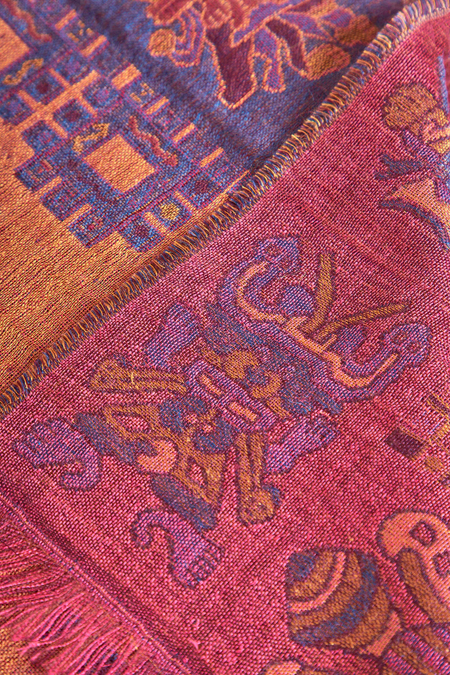 Nazca - 27 Shawl Royal Alpaca & Silk Color Guinda - Image 6