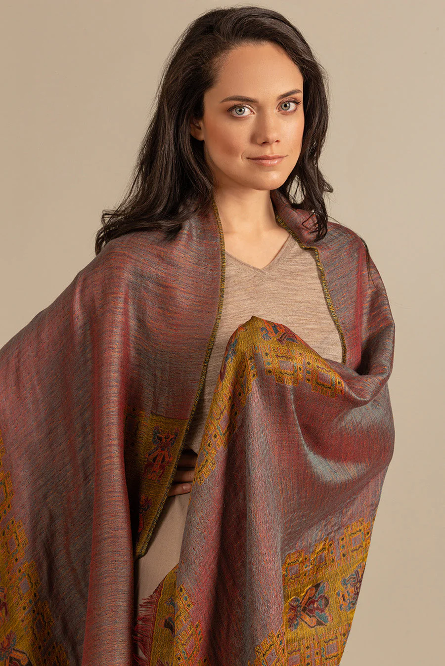 Nazca - 27 Shawl Royal Alpaca & Silk Color Black - Image 6