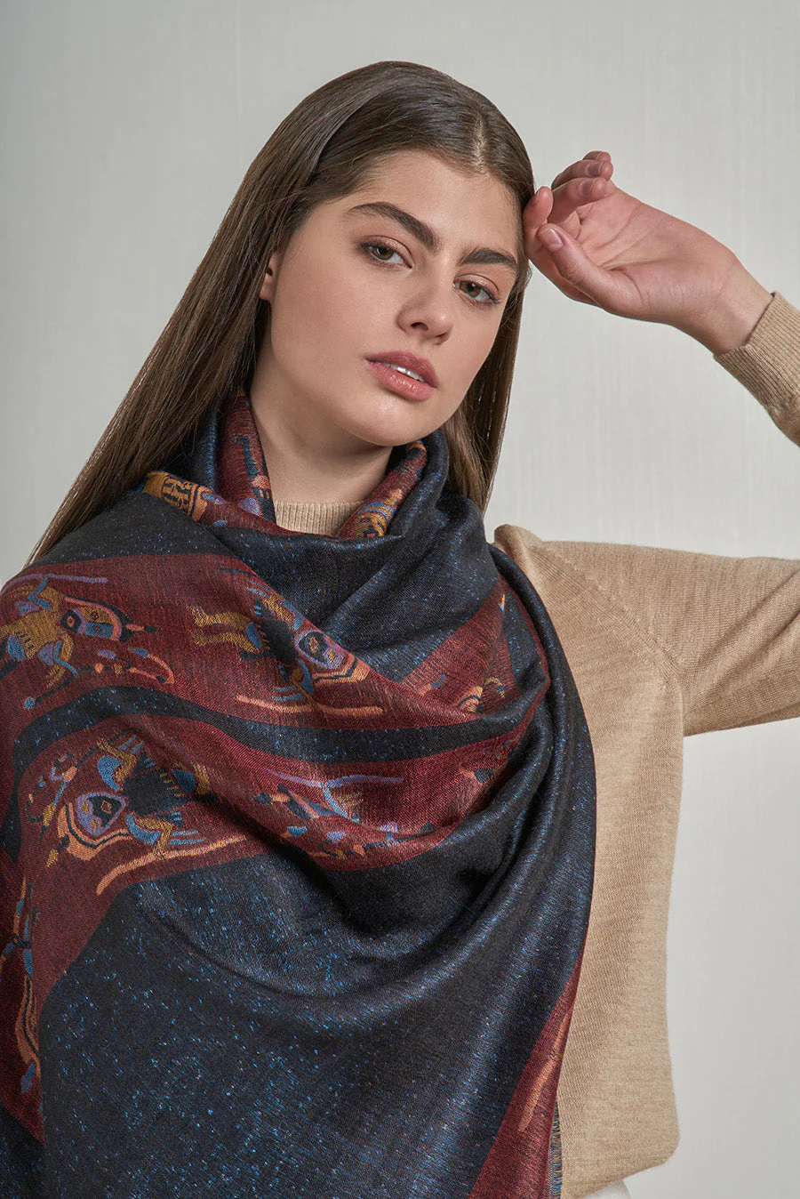 Nazca - 29 Shawl Royal Alpaca & Silk Color Black - Image 4