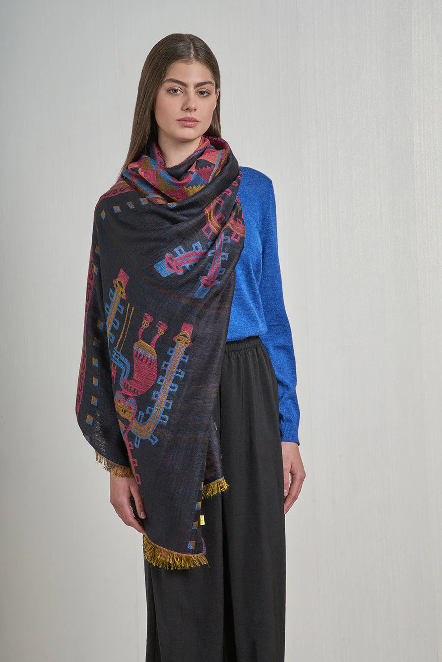 Nazca - 32 Shawl Royal Alpaca & Silk Color Black - Image 2